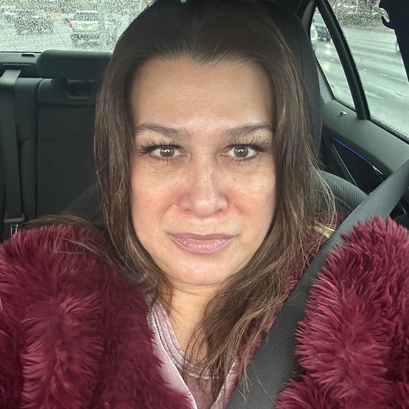 Meet your Posher, Cindy - Picture 4 of 12